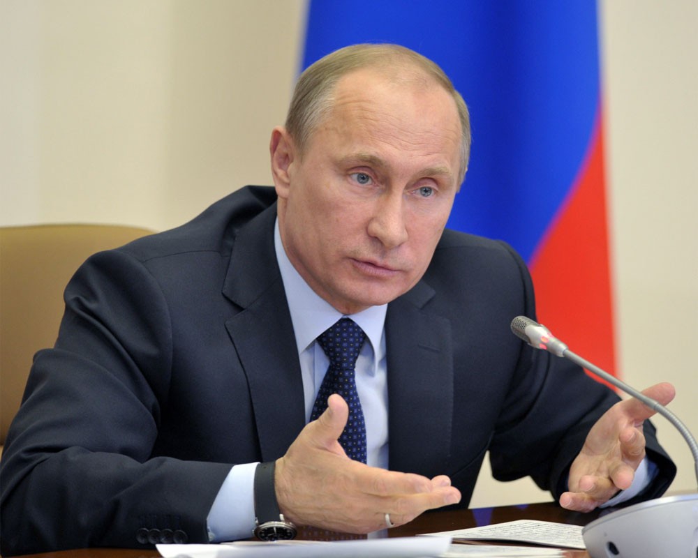 Путин: «Следует качественно повысить защищенность сетей связи и информационных ресурсов»